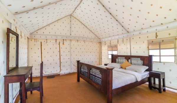 Deluxe Swiss Tent (3)