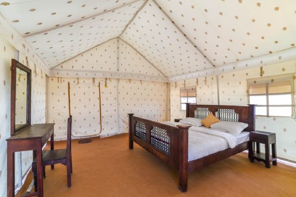 Deluxe Swiss Tent (3)